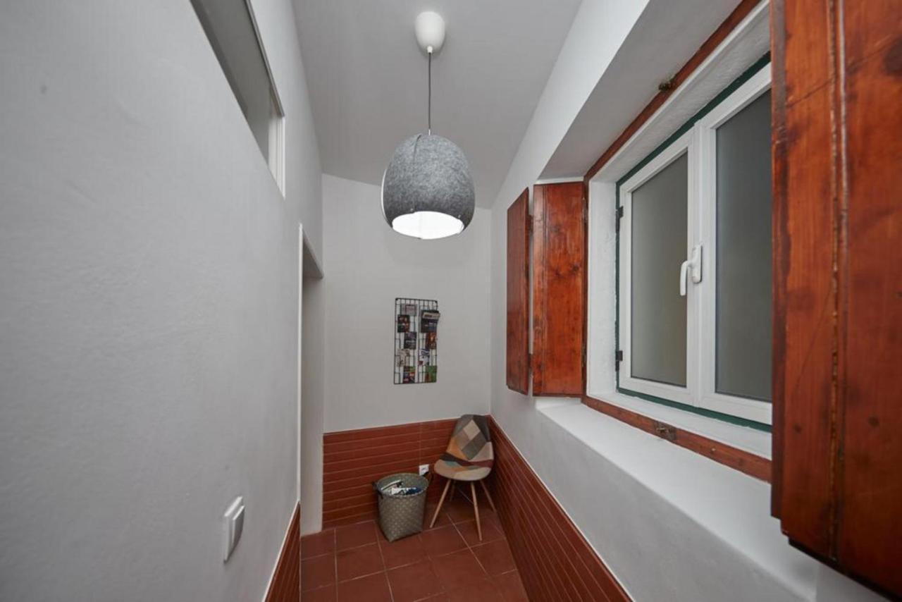 Lx Factory Apartment! Outside Terrace Лиссабон Экстерьер фото